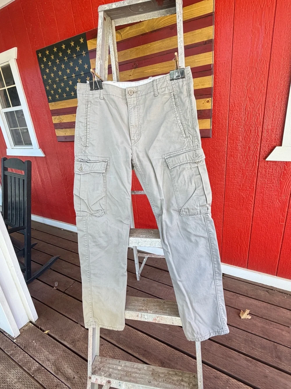 Levi’s Men’s Light Khaki Cargo Pants – Relaxed Fit Utility Pants | 33x30